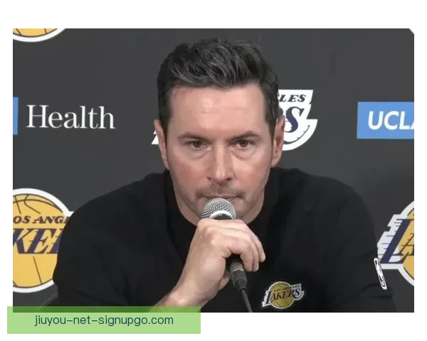 雷迪克吐槽达拉斯影像团队误放里夫斯MRI扫描位置引发笑料